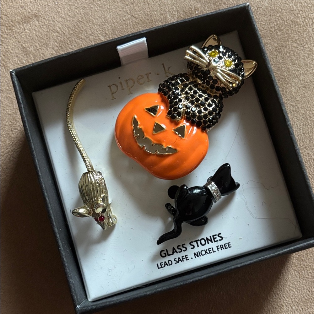 Whimsical Cat, Pumpkin & Mouse Brooch Trio – Rhinestone, Enamel Gold Pins